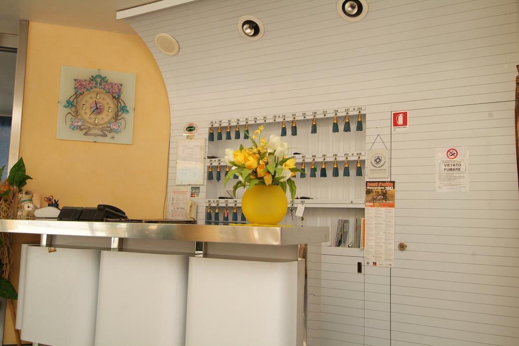 Hotel Fabius 벨레지아아지마리나 외부 사진